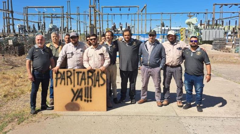 Trabajadores de Luz y Fuerza en estado de alerta