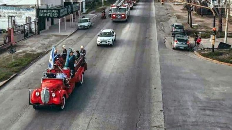 Los bomberos celebraron su diacutea y plantearon las dificultades econoacutemica