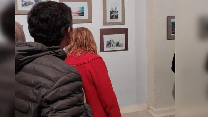 Alrededor de 100 personas en la visita guiada de la Parroquia Merced