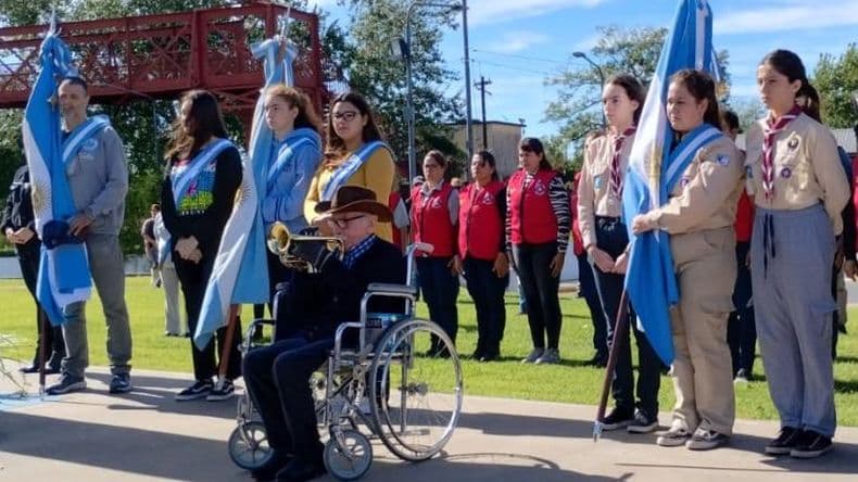 Sentido homenaje a los heacuteroes y excombatientes de Malvinas
