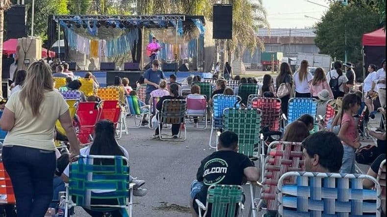 La Violeta se vistioacute de fiesta y celebroacute a lo grande sus 113 antildeos