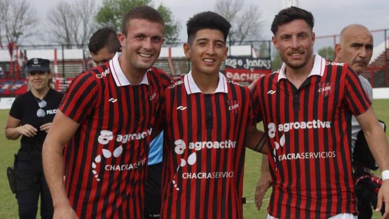 Goleada de Douglas en la vuelta de los fogoneros al Miguel Morales