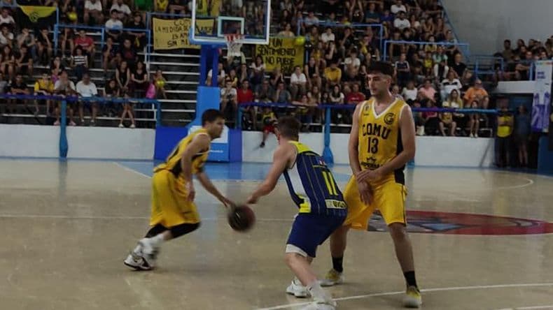 Comunicaciones es campeoacuten en el basquetbol local luego de 19 antildeos