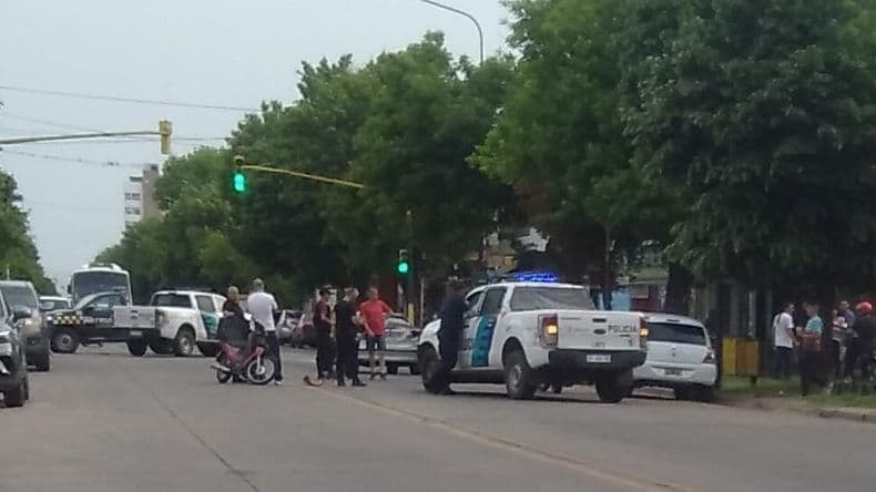 Un hombre resultó fracturado tras el choque de dos motos en avenida Ameghino y Maipú