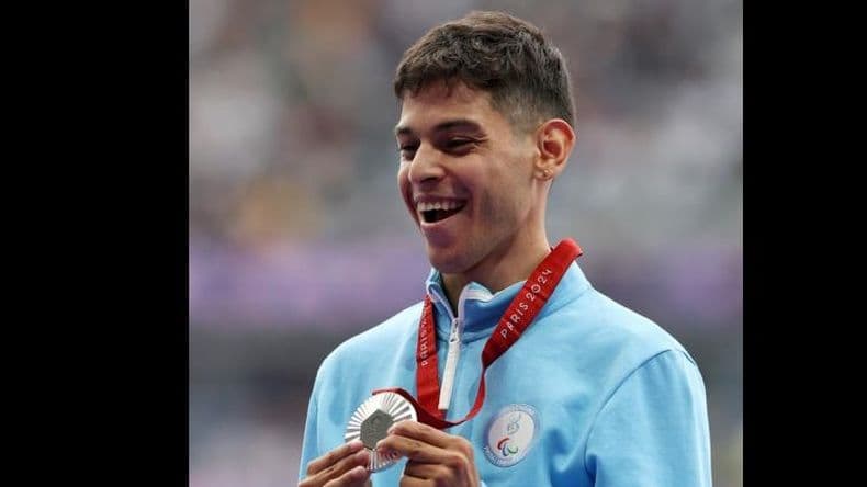 Alexis Chaacutevez volvioacute a volar en Pariacutes 2024- ganoacute la medalla 