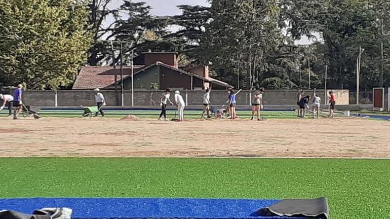 Viajantes finalizariacutea para fin de mes su cancha sinteacutetica de hockey