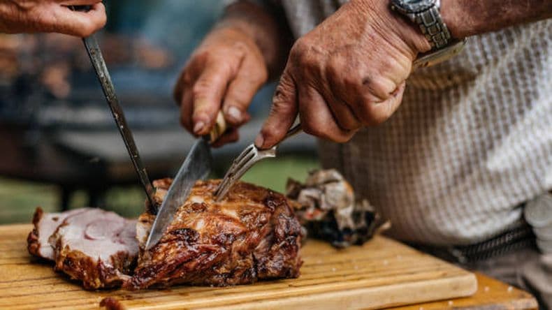 Un chef estadounidense desafía el asado argentino