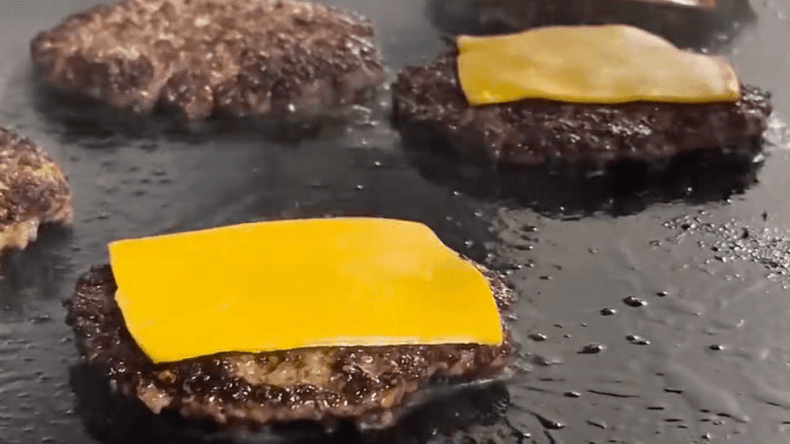 Bajoneando: Hamburguesas y Panchos Gourmet