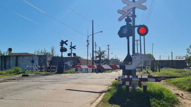 El funcionamiento de la barrera ferroviaria es el motivo de una intimación de la Municipalidad de Zárate