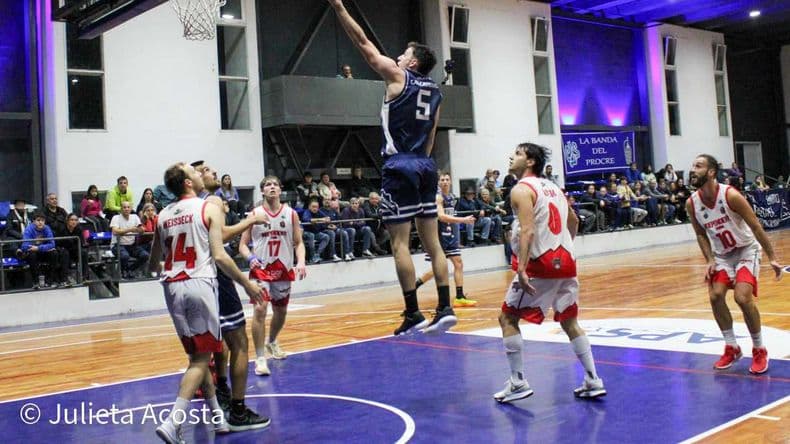 Faustino Brovarone hizo un buen aporte viniendo desde el banco, en el triunfo ni