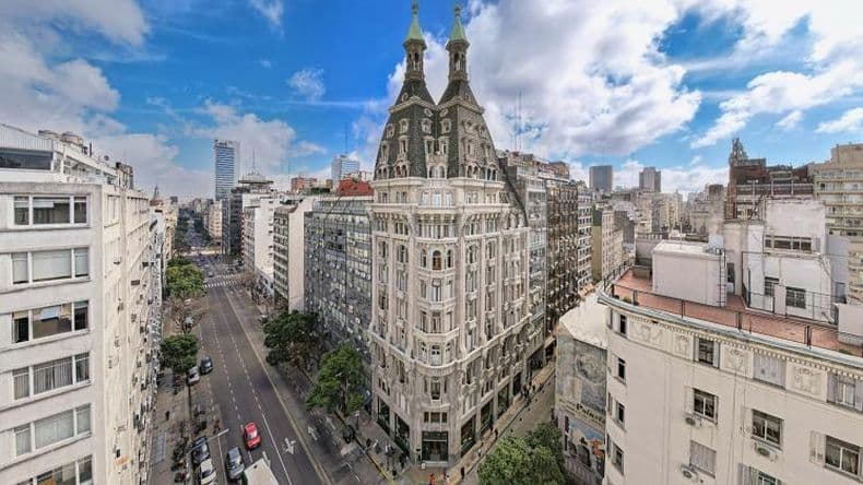 "Buenos Aires Revelada": un homenaje a las fachadas de viviendas y arquitectura que edifican la ciudad real