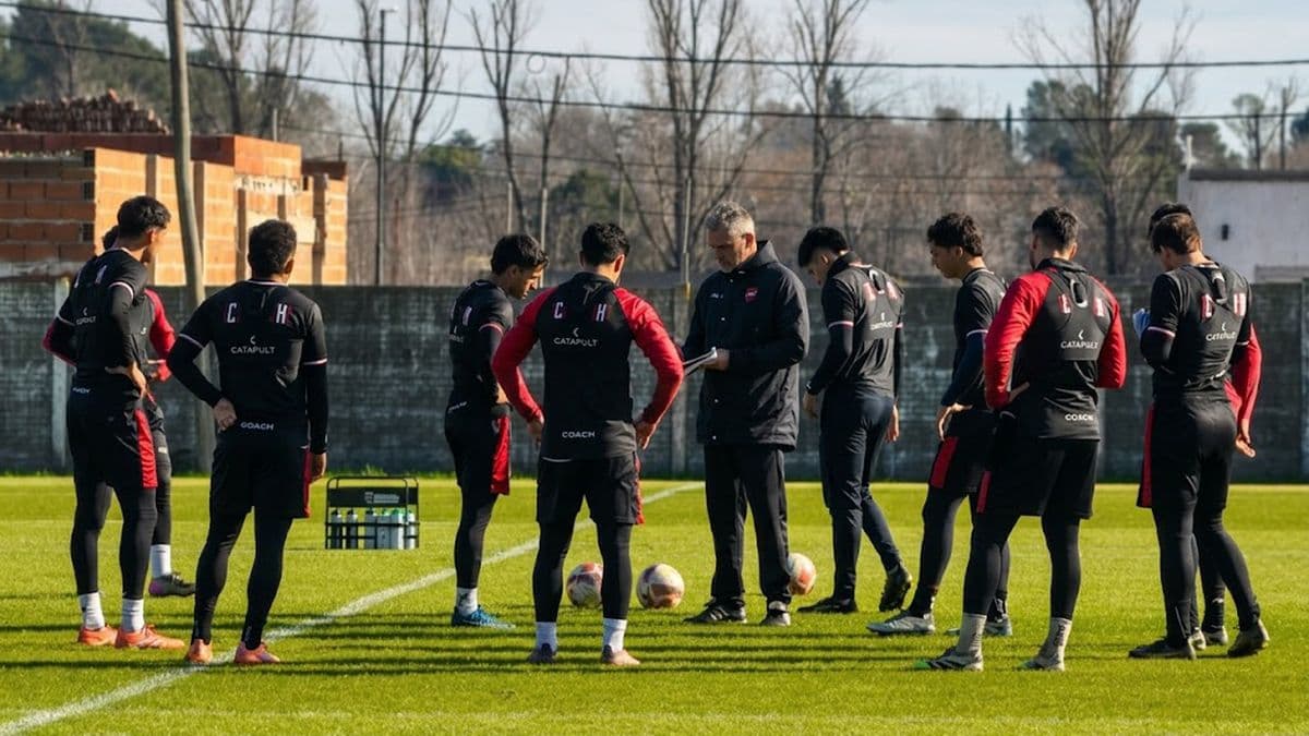 Douglas busca sellar la clasificación frente a Sportivo Las Parejas