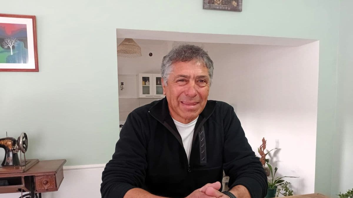 Ricardo Funes: la gomería, el lugar de su oficio ejercido desde hace más de 50 años