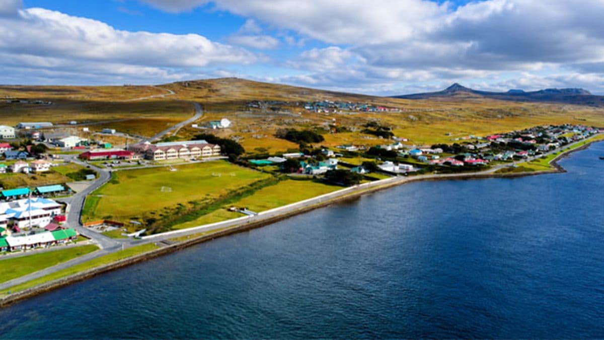 Islas Malvinas: cómo llegar, cuánto cuesta viajar desde Argentina y qué documentación piden
