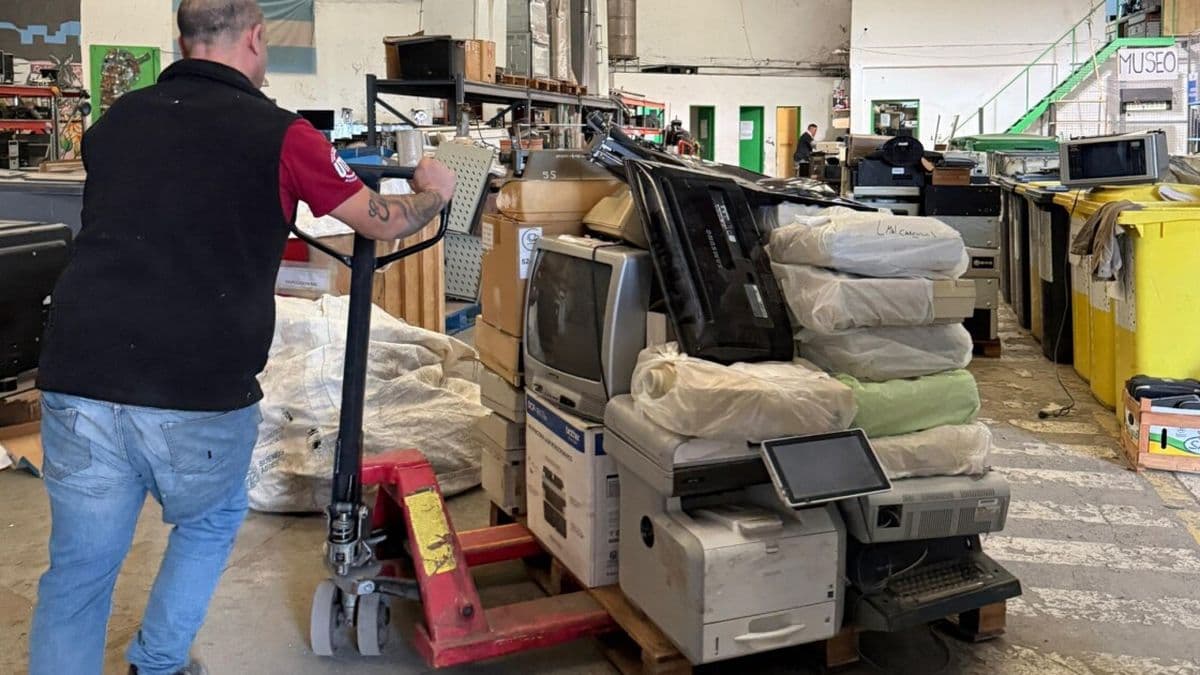 Residuos electrónicos: comenzó en San Pedro el traslado para reciclaje y anunciaron nuevas jornadas