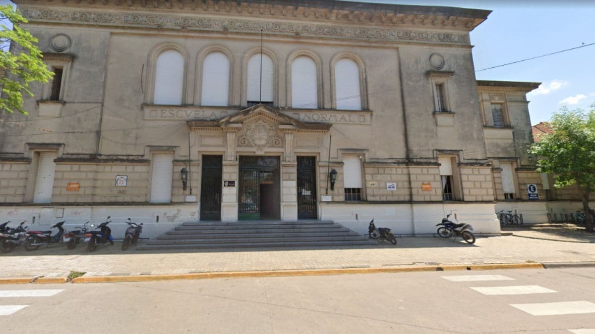 San Pedro: Allanamiento por amenaza de bomba en la Escuela secundaria, secuestraron un celular