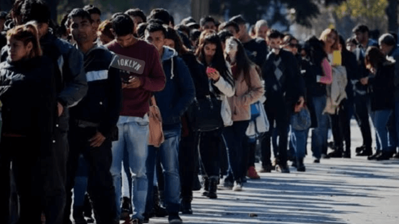 El desempleo subió al 7,9% en el primer trimestre de 2025 y afectó a casi 1,8 millones de personas