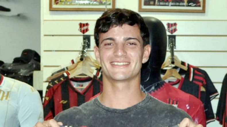 Simón Fiorito firmó su contrato y se sumó a Douglas para el Torneo Federal A