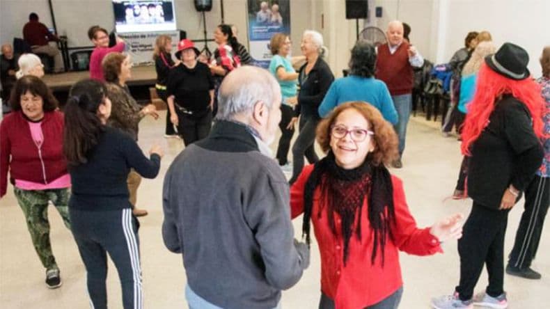 Gran celebración por el Día del Amigo para adultos mayores en el Centro Cultural Bellas Artes