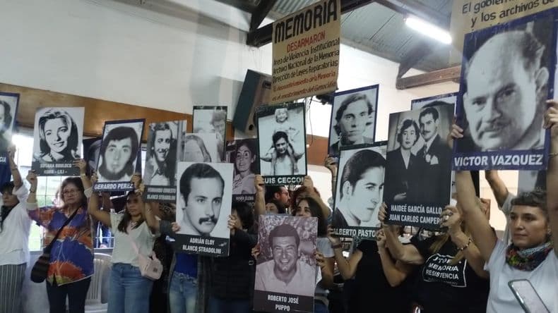 Reafirmando que "son 30.000" los desaparecidos, se realizó el acto por el Día de la Memoria