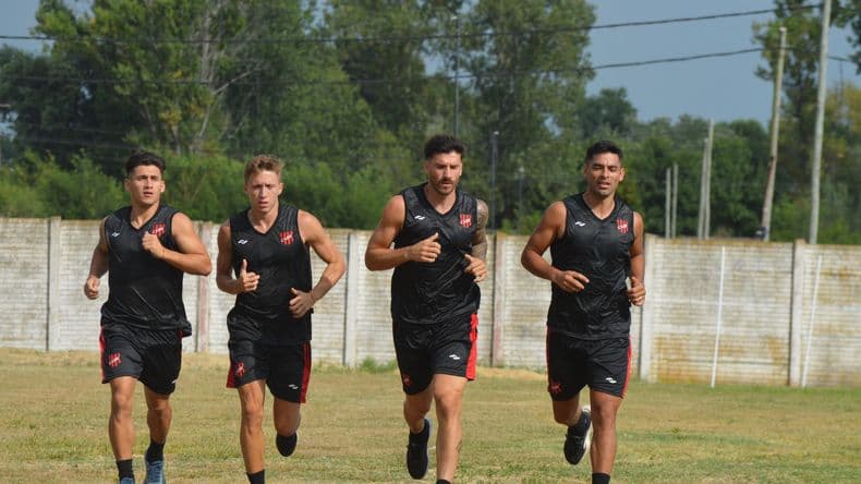 Douglas puso en marcha la pretemporada rumbo al Torneo Federal A