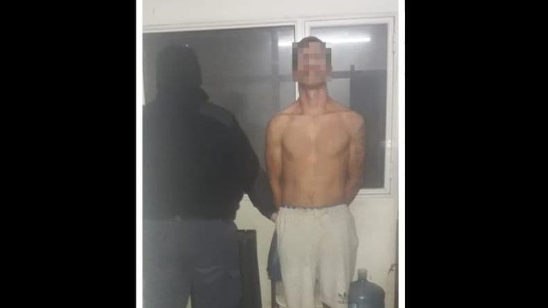 Fue detenido por atacar a su mujer con un hierro