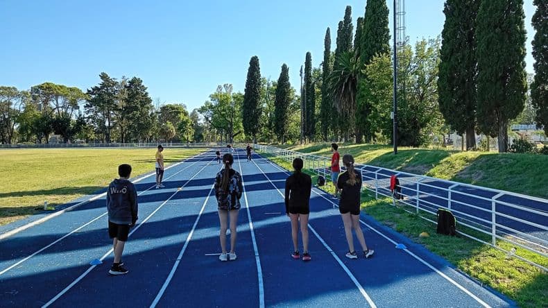 La Escuela Municipal de Atletismo se encuentra en pleno crecimiento
