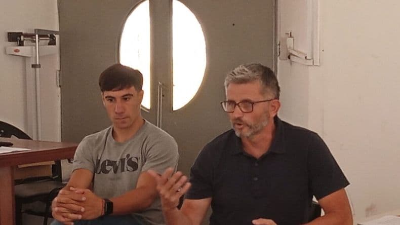 El subsecretario de Deportes, Matías Varela, junto &nbsp;el concejal y autor del