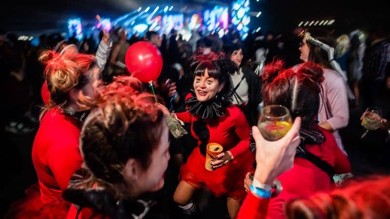 De Paraná a San Nicolás: La Fiesta de Disfraces se muda sin perder la magia