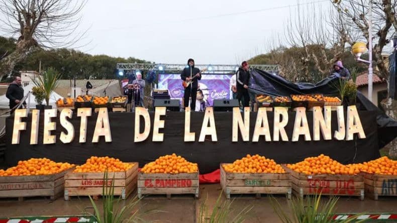 A pesar del clima adverso, la Fiesta de la Naranja de Ombligo de San Pedro se realizó con éxito
