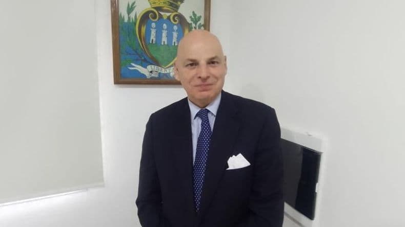 Giovanni DAvossa, embajador.