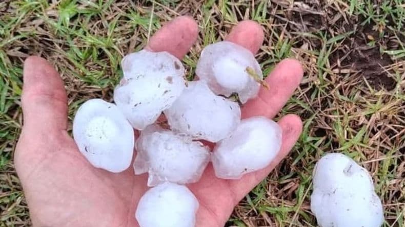 Tormenta en la provincia: un tornado azotó a Las Flores, generó destrozos y la ciudad quedó a oscuras
