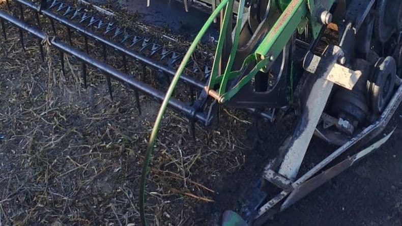 Se incendió una cosechadora mientras trillaba un lote de soja entre Fontezuela y Urquiza