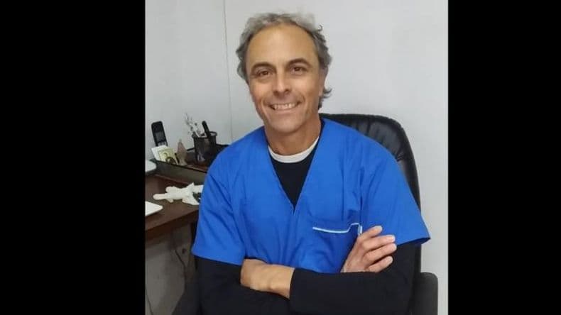 Juan Angles, apicultor en la región.