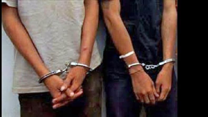 Detuvieron a una pareja que asaltó a una mujer, le robó la moto e intentó cobrar rescate