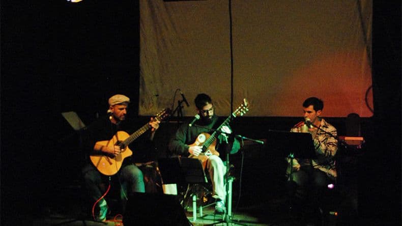 Una noche de trova, poesía y canciones en el Centro Cultural Registrarte