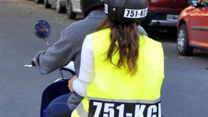 Buscan prohibir que circulen dos personas por moto en la provincia de Buenos Aires