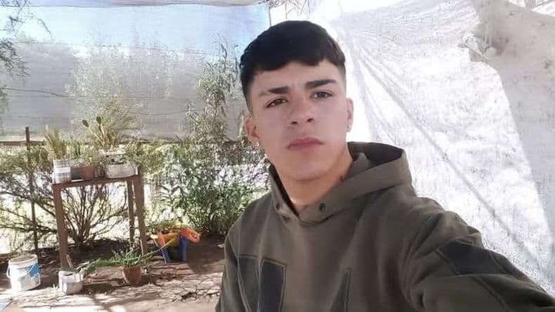 Lucas Isa: un padre adolescente, huérfano de madre que murió en horas tras el diagnóstico de una leucemia
