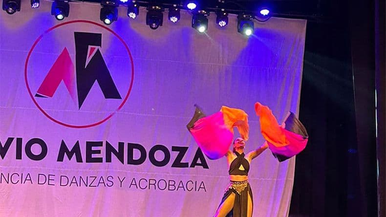 Lumiere estudio de danzas se prepara para competir en Rosario y organiza un show solidario en Pergamino