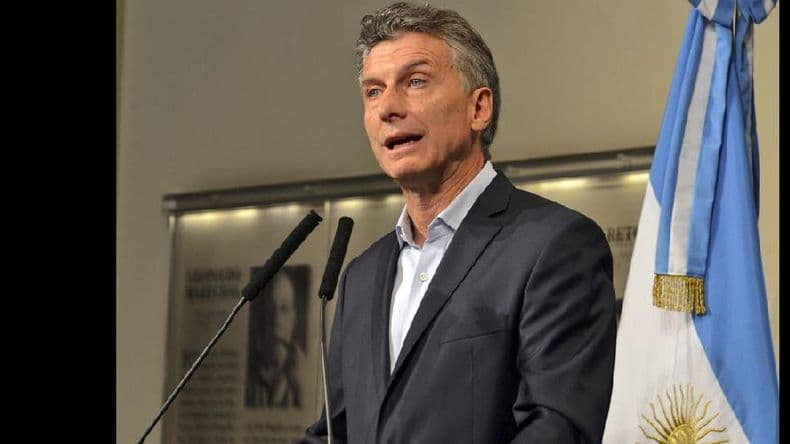 Mauricio Macri suspendió  sus actividades aquejado por el dolor de la fisura de costilla