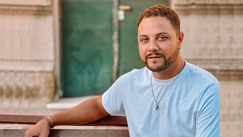 Marcos Emanuel llega a Buenos Aires con Viaje, su espectáculo de folklore y música popular
