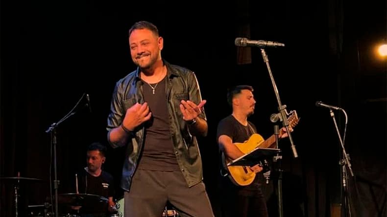 Marcos Emanuel presenta Viaje en el Museo Municipal de Bellas Artes antes de su show en Café La Humedad