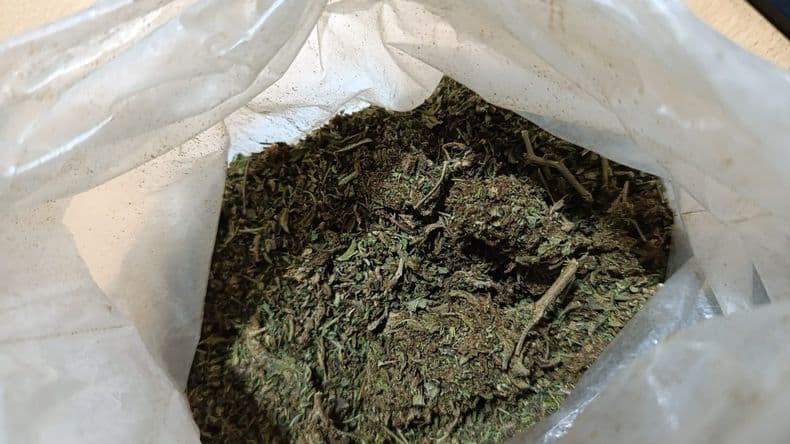 Un menor conducía un auto en la ruta 32 en el que llevaban marihuana