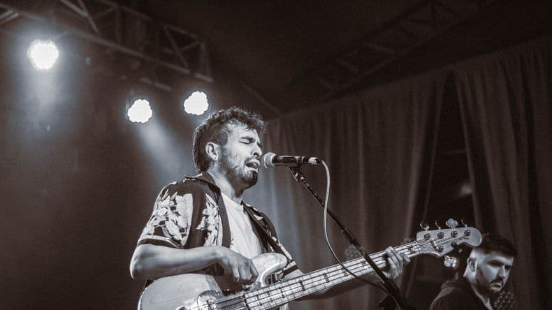 Maxi Aguirre: “Hace 16 años que vengo tocando con varias bandas locales, con ban