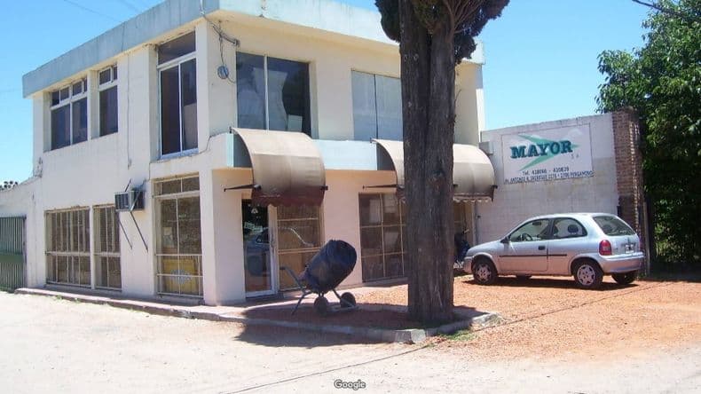 Ladrones entraron a robar dinero en un corralón de materiales