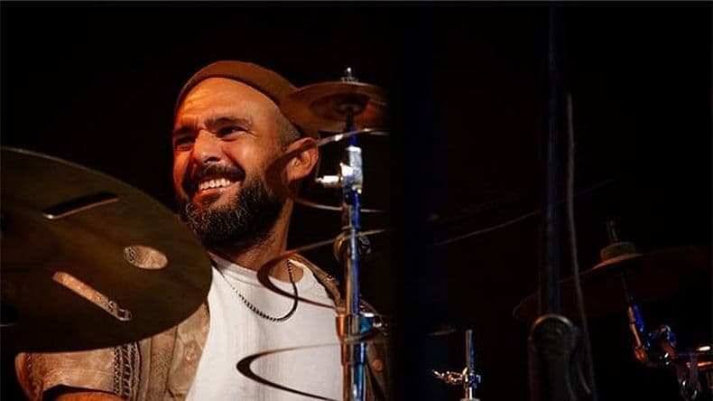 El percusionista de Pergamino, Nico Arroyo, está radicado en la Capital Federal 