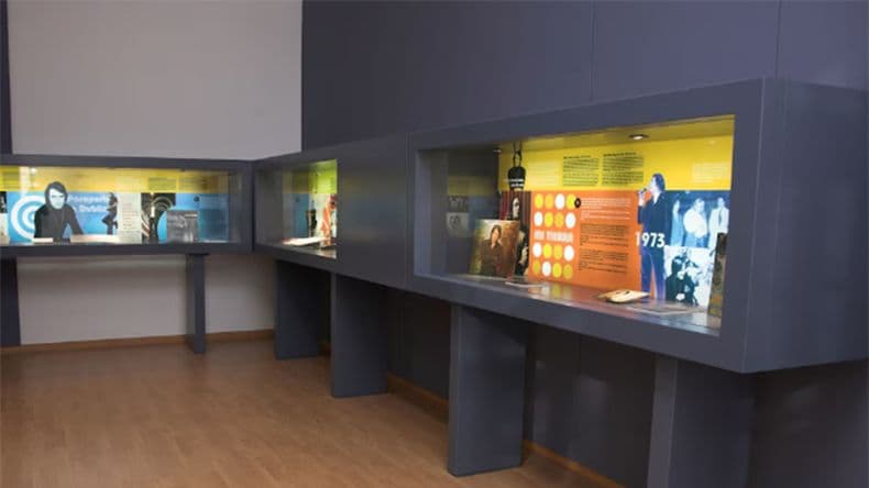En 2006 nació el Museo Nino Bravo en su localidad natal, Aielo de Malferit, pero