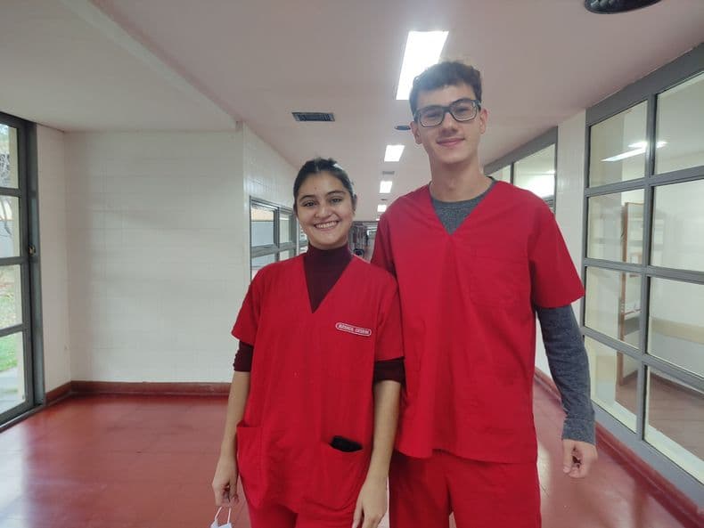 Paramédicos en acción: la Experiencia de estudiantes rosarinos en el Hospital San José