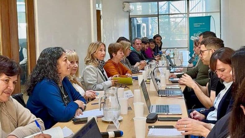 Paritaria docente: los gremios definen si aceptan la nueva suba del 10%