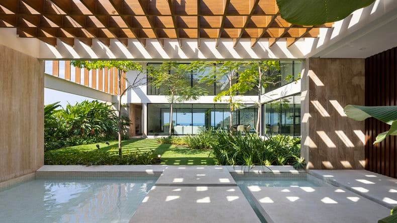 Cómo los patios internos transforman la vida en casa